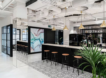 Solutions Rent结合办公室华沙办公室设计空间