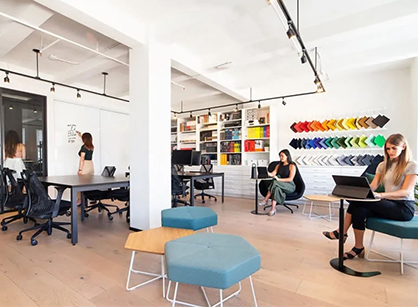 穆氏温哥华办公室空间装建设计使用哪种方式做的呢？