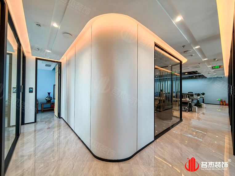 盛开办公区过路